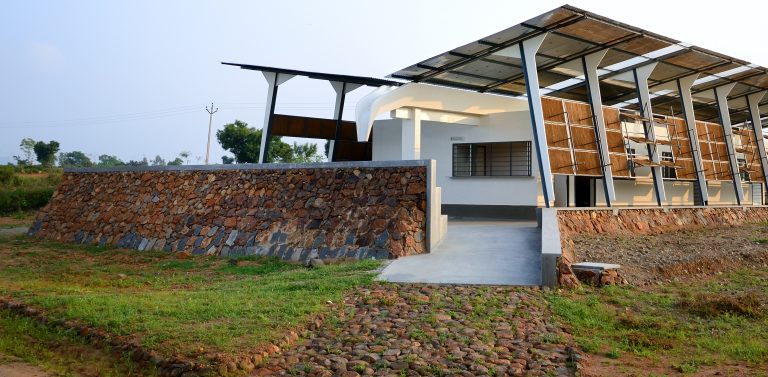 Guide to Rainwater Harvesting Systems for Home Exteriors