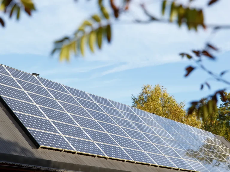 Tesla Solar Roof vs Traditional Panels: 2026 Comparison Guide